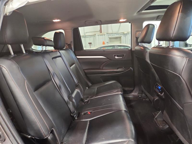 Продажа на аукционе авто 2019 Toyota Highlander, vin: 5TDJZRFH3KS709176, номер лота: 63011966