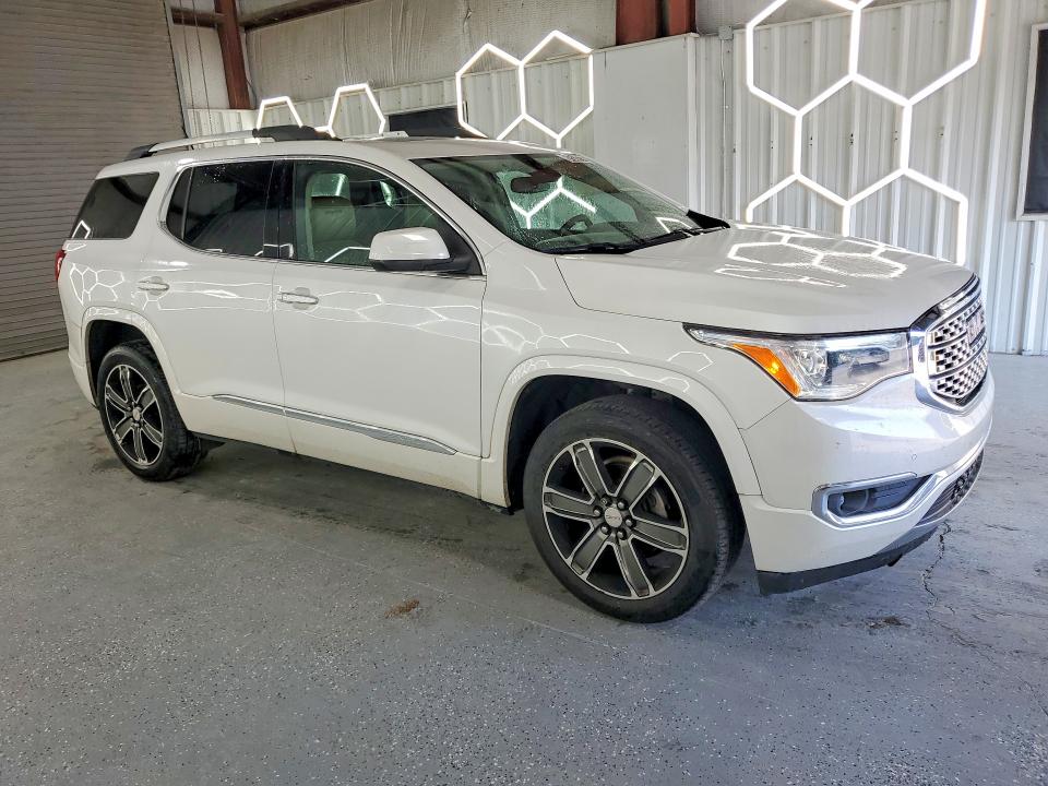 61514116 :رقم المزاد ، 1GKKNPLS7HZ135181 vin ، 2017 Gmc Acadia مزاد بيع