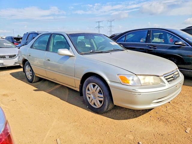 61565296 :رقم المزاد ، 4T1BF22K41U962972 vin ، 2001 Toyota Camry مزاد بيع