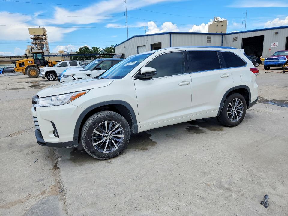 Продажа на аукционе авто 2017 Toyota Highlander, vin: 5TDKZRFH8HS515868, номер лота: 60172996