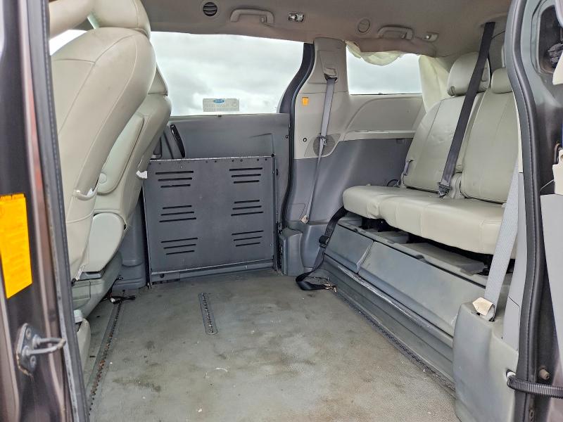 2013 Toyota Sienna მანქანა იყიდება აუქციონზე, vin: 5TDKK3DC3DS371908, აუქციონის ნომერი: 62880966