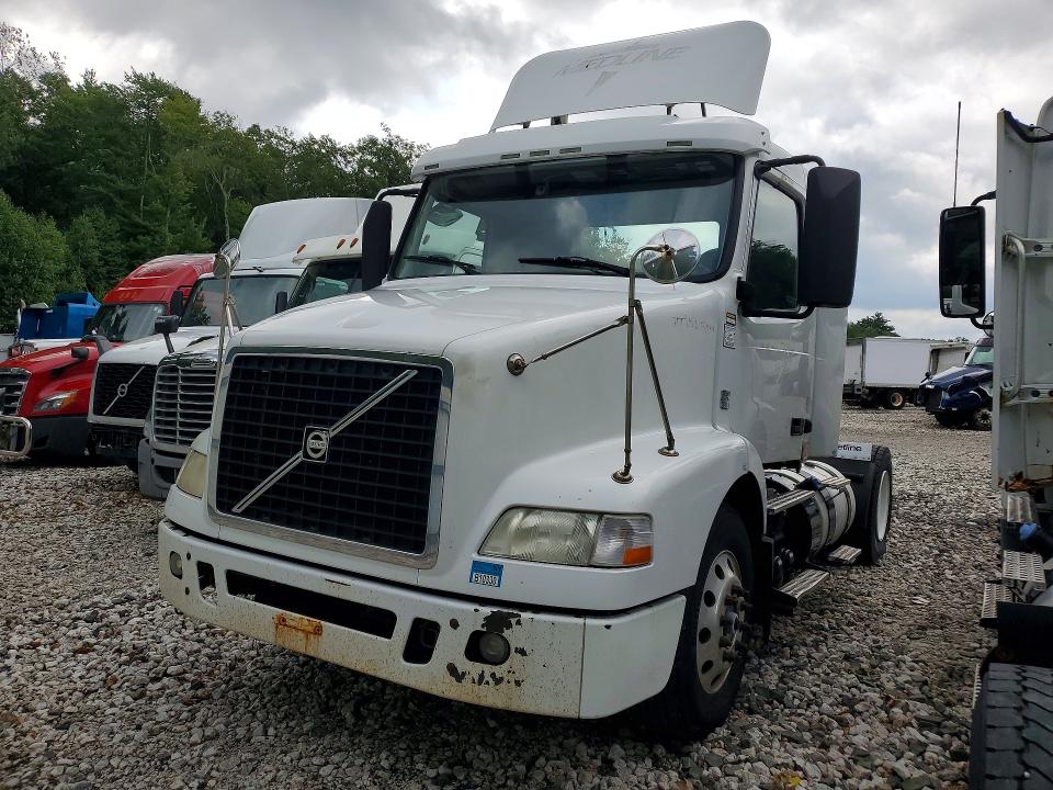 Продаж на аукціоні авто 2014 Volvo Vn, vin: 4V4M19EG4EN182521, номер лоту: 61047296