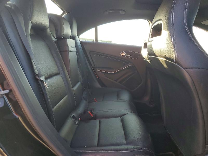 61718796 :رقم المزاد ، WDDSJ4EB3JN671096 vin ، 2018 Mercedes-benz Cla مزاد بيع