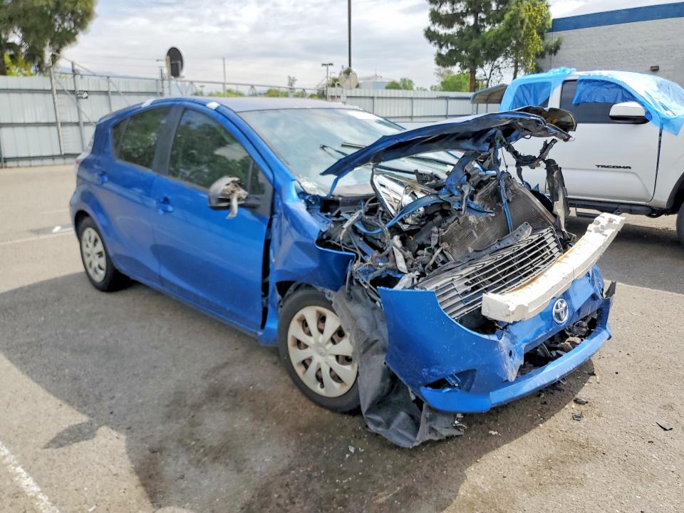 61573366 :رقم المزاد ، JTDKDTB30D1540244 vin ، 2013 Toyota Prius C مزاد بيع