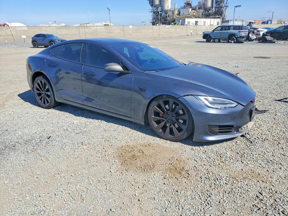 63313896 :رقم المزاد ، 5YJSA1E21LF391557 vin ، 2020 Tesla Model S مزاد بيع