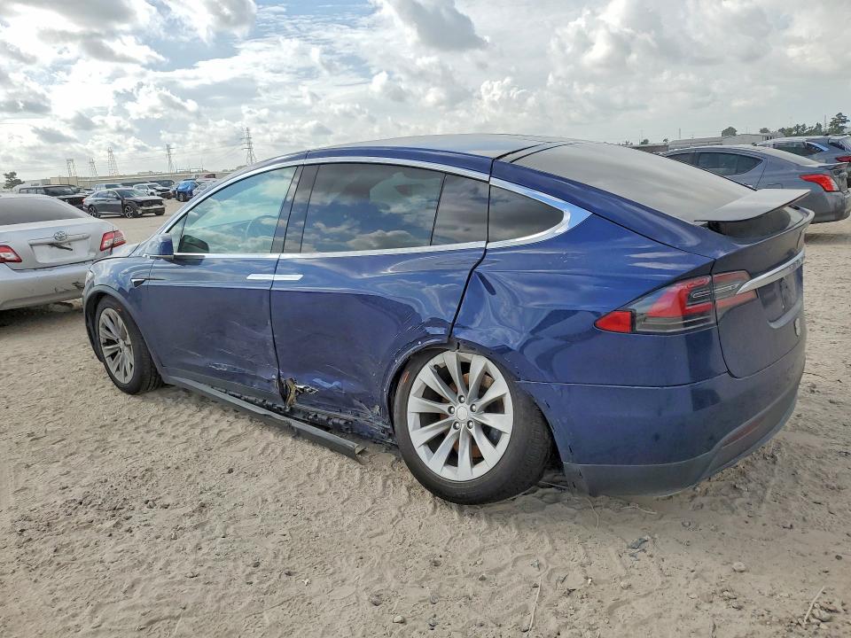 Продажа на аукционе авто 2018 Tesla Model X, vin: 5YJXCAE25JF125990, номер лота: 57560206