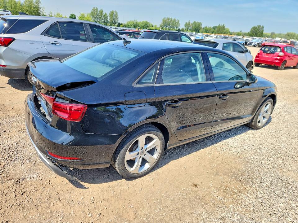 Продаж на аукціоні авто 2018 Audi A3, vin: WAUAUGFF7J1086865, номер лоту: 60459056
