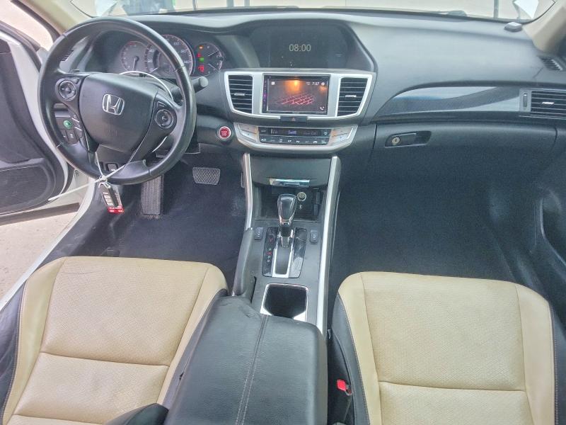 61048766 :رقم المزاد ، 1HGCT2B85FA003063 vin ، 2015 Honda Accord مزاد بيع
