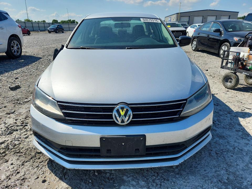 60070316 :رقم المزاد ، 3VWLA7AJ0FM263246 vin ، 2015 Volkswagen Jetta مزاد بيع