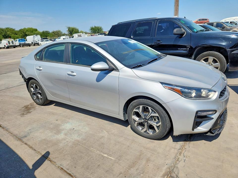 2020 Kia Forte მანქანა იყიდება აუქციონზე, vin: 3KPF24AD5LE186739, აუქციონის ნომერი: 63153986
