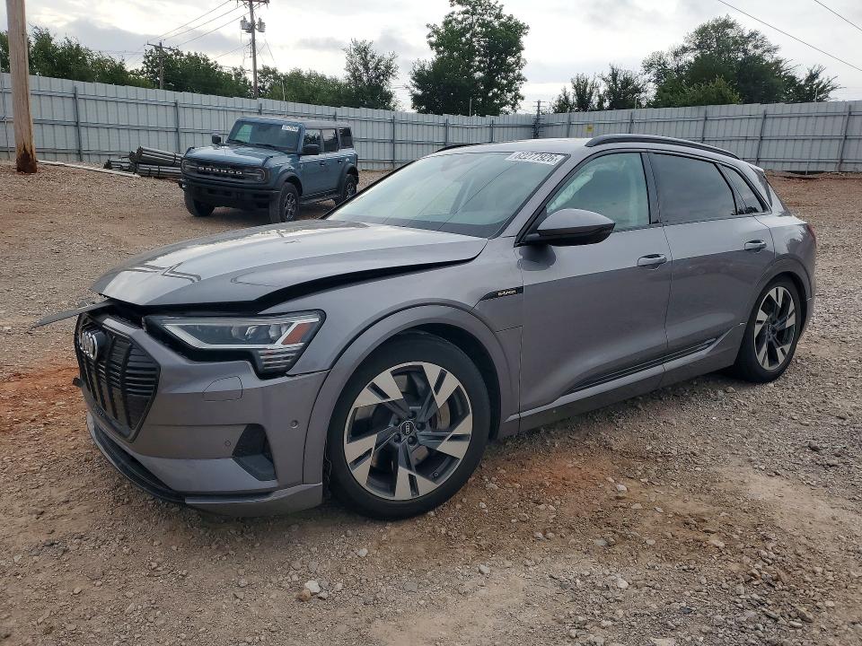 Продажа на аукционе авто 2022 Audi E-tron, vin: WA1AAAGE6NB012331, номер лота: 62277926
