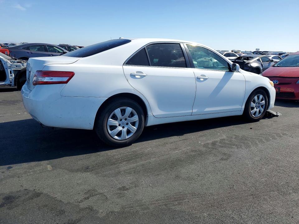 61558316 :رقم المزاد ، 4T1BF3EK1AU525044 vin ، 2010 Toyota Camry مزاد بيع