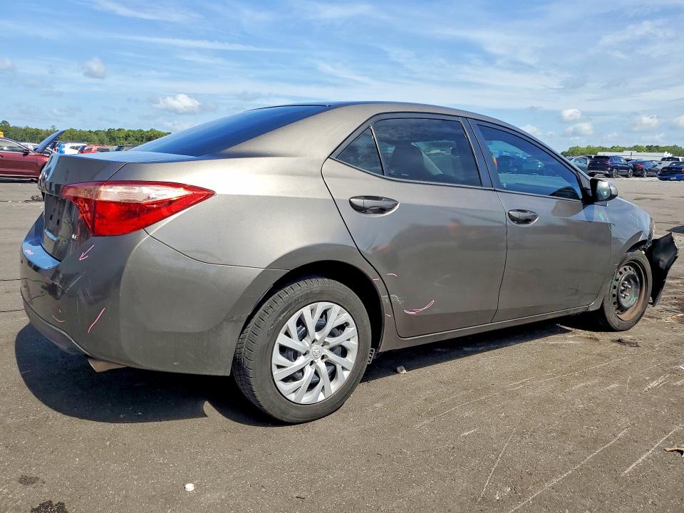 2017 Toyota Corolla მანქანა იყიდება აუქციონზე, vin: 5YFBURHE8HP600977, აუქციონის ნომერი: 60985956