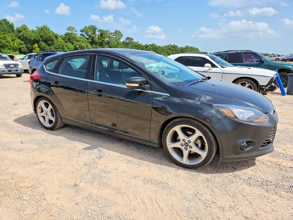 61309916 :رقم المزاد ، 1FADP3N28EL227506 vin ، 2014 Ford Focus مزاد بيع