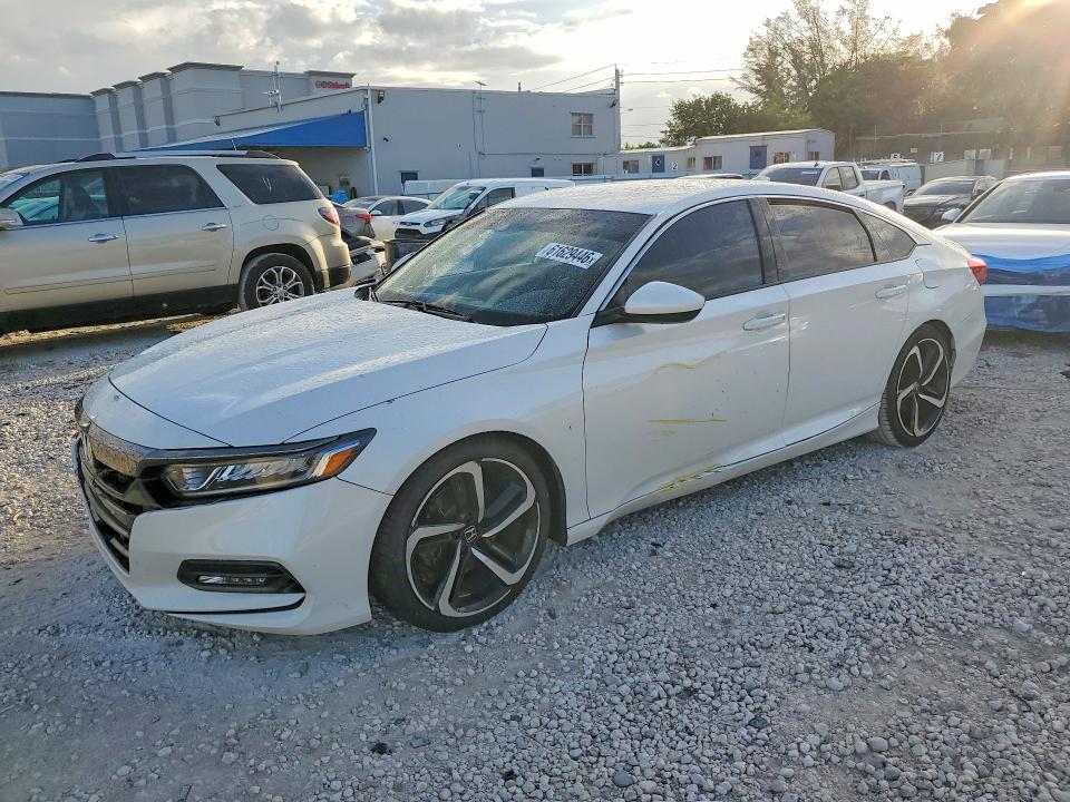 Продажа на аукционе авто 2019 Honda Accord, vin: 1HGCV1F30KA159556, номер лота: 61629446
