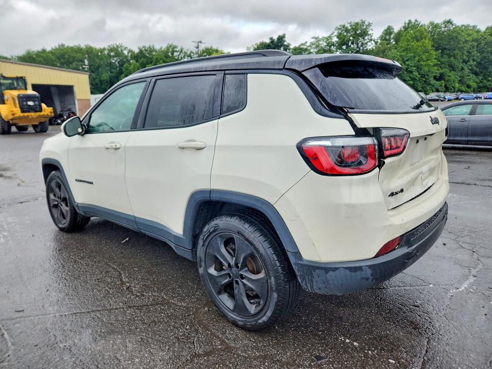 62598176 :رقم المزاد ، 3C4NJDBB6JT402022 vin ، 2018 Jeep Compass مزاد بيع