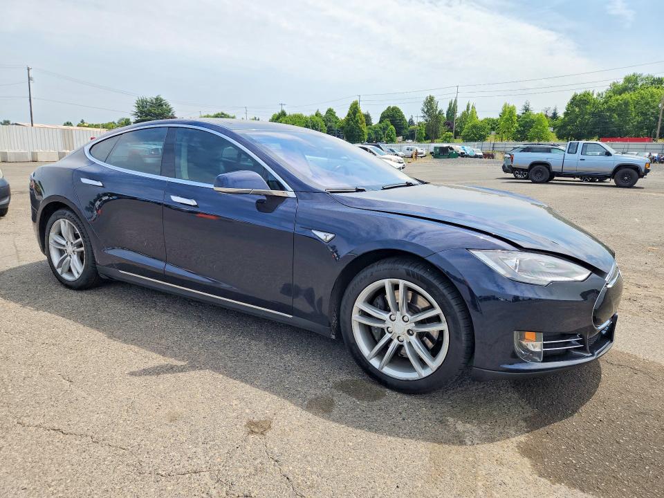 Продажа на аукционе авто 2013 Tesla Model S, vin: 5YJSA1CN5DFP19528, номер лота: 61963016