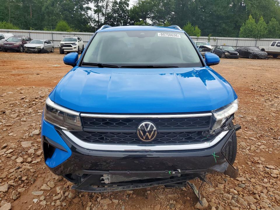 60750636 :رقم المزاد ، 3VVSX7B27PM327595 vin ، 2023 Volkswagen Taos مزاد بيع