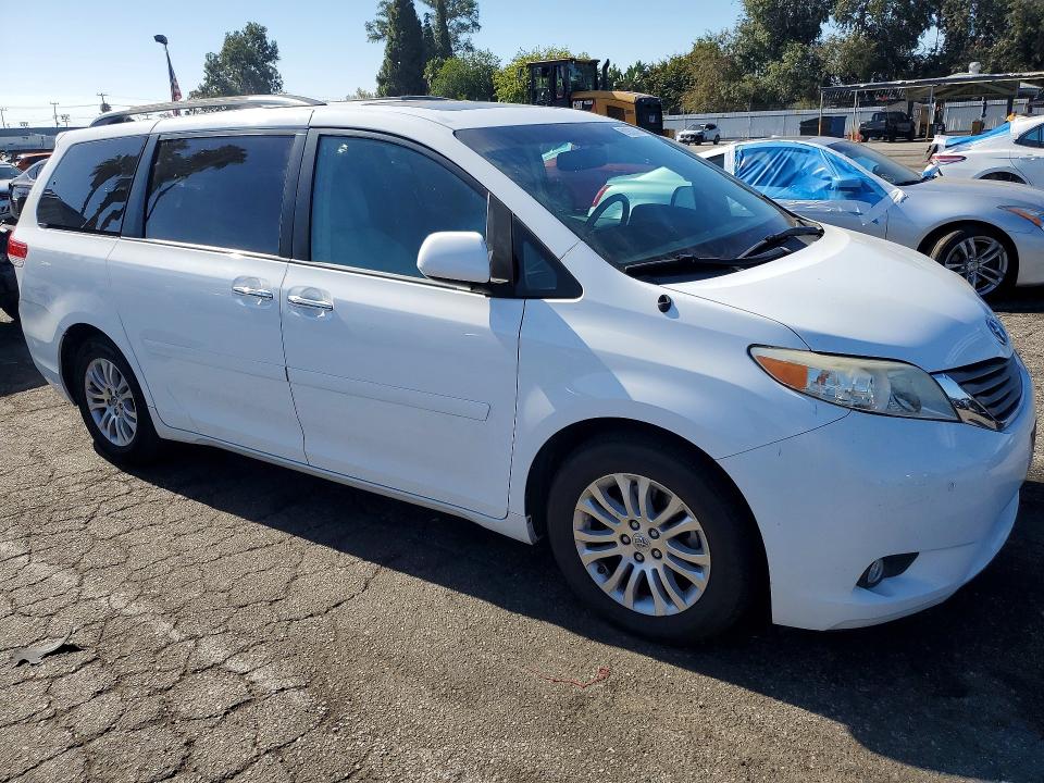 Aukcja sprzedaży 2014 Toyota Sienna, vin: 5TDYK3DC8ES422136, numer aukcji: 61052816