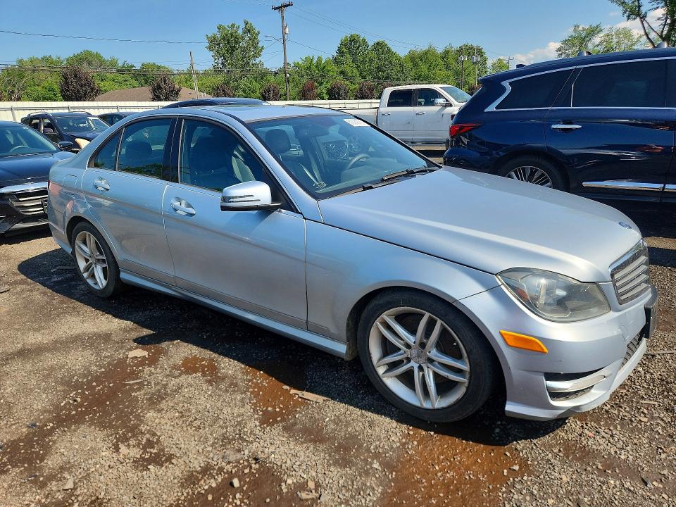60089756 :رقم المزاد ، WDDGF8ABXDR275605 vin ، 2013 Mercedes-benz C مزاد بيع