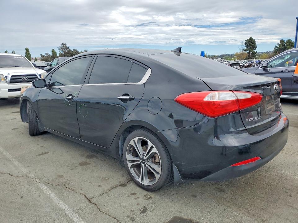 61933866 :رقم المزاد ، KNAFZ4A89F5338436 vin ، 2015 Kia Forte مزاد بيع