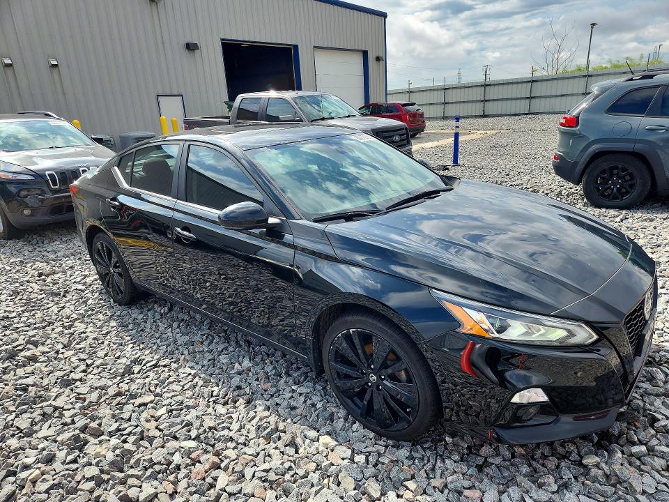 60072936 :رقم المزاد ، 1N4BL4CW6NN345508 vin ، 2022 Nissan Altima مزاد بيع