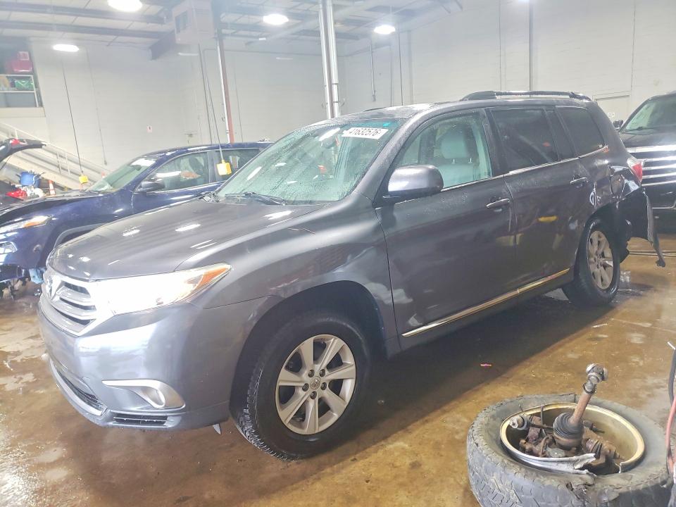 2012 Toyota Highlander მანქანა იყიდება აუქციონზე, vin: 5TDBK3EH9CS157241, აუქციონის ნომერი: 41632576