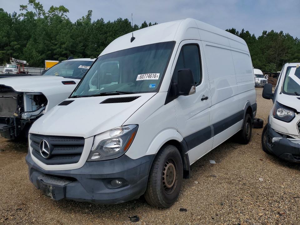 60774616 :رقم المزاد ، WD3PE7CD6HP386976 vin ، 2017 Mercedes-benz Sprinter مزاد بيع