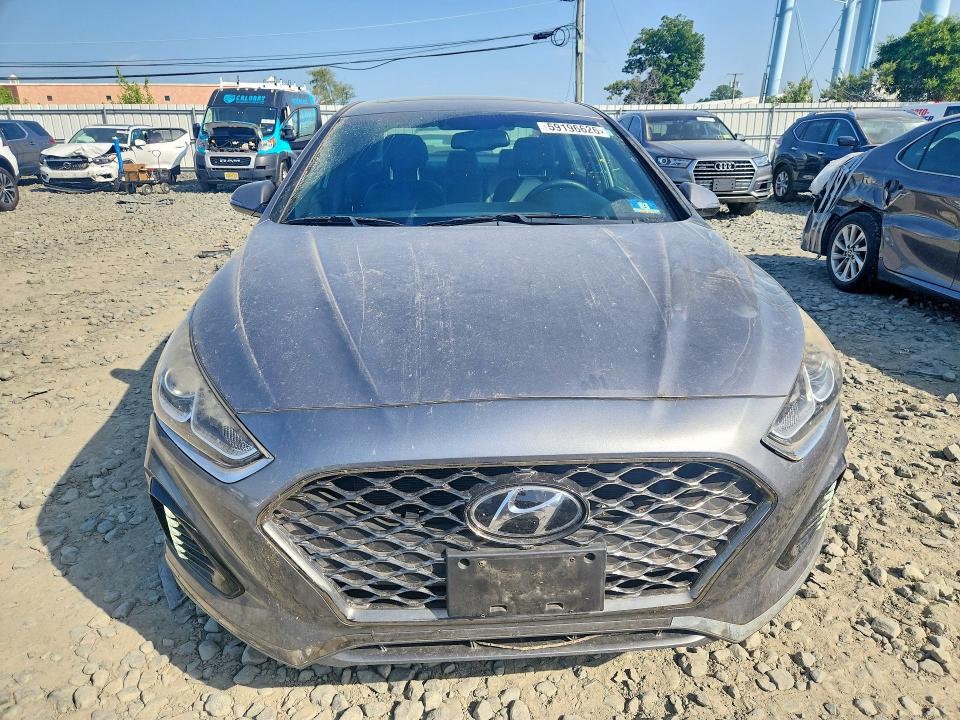 59196626 :رقم المزاد ، 5NPE34AF1JH631951 vin ، 2018 Hyundai Sonata مزاد بيع