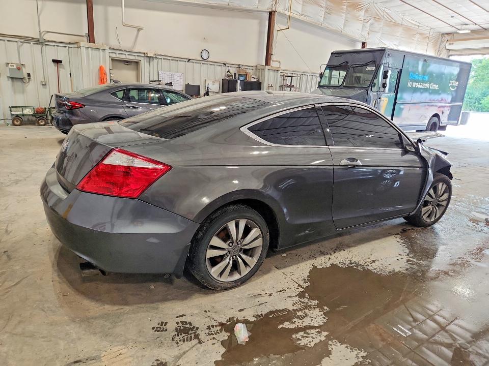 61721526 :رقم المزاد ، 1HGCS1B36AA012025 vin ، 2010 Honda Accord مزاد بيع