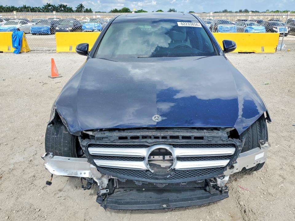 62233856 :رقم المزاد ، WDDZF4JB5JA390768 vin ، 2018 Mercedes-benz E مزاد بيع