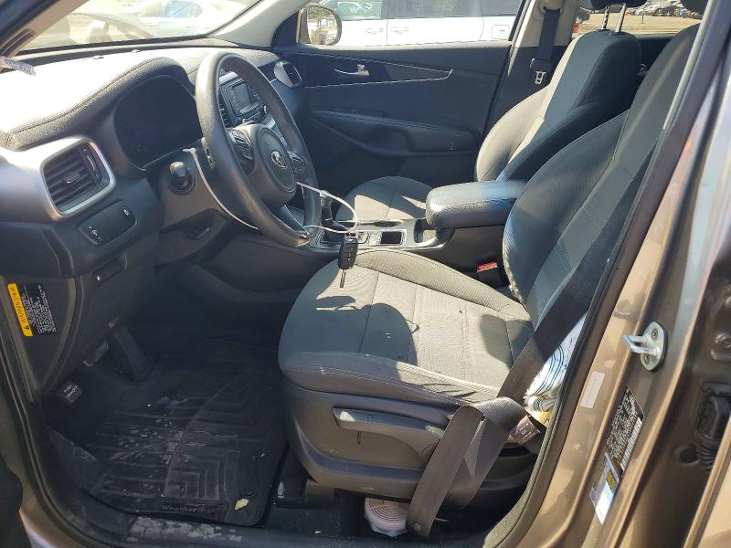 60865626 :رقم المزاد ، 5XYPG4A51HG220393 vin ، 2017 Kia Sorento مزاد بيع