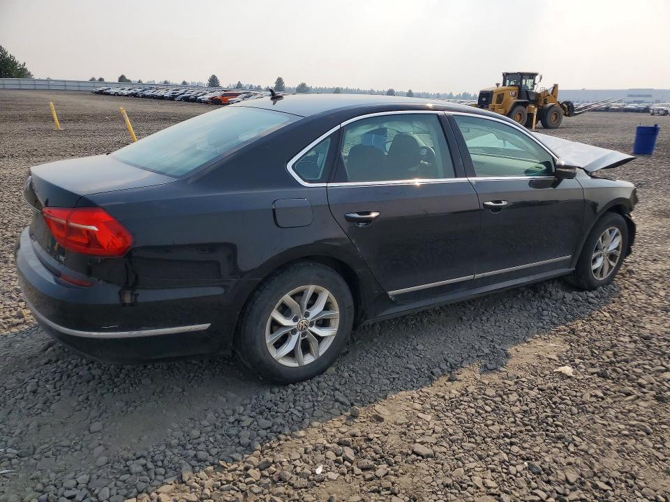 62521336 :رقم المزاد ، 1VWAS7A39GC007261 vin ، 2016 Volkswagen Passat مزاد بيع