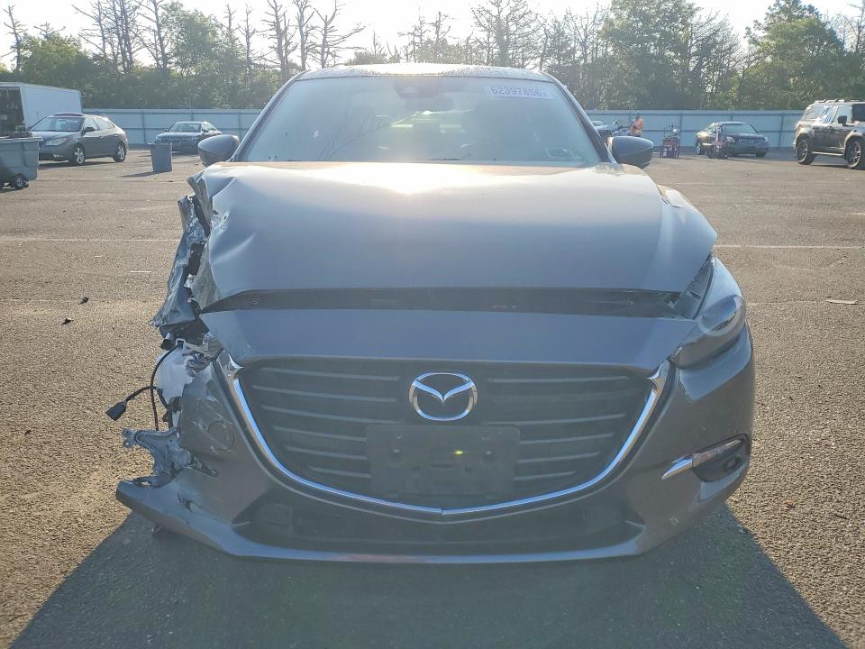 62397856 :رقم المزاد ، 3MZBN1W39JM195206 vin ، 2018 Mazda 3 مزاد بيع