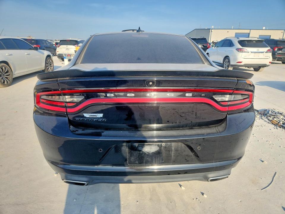 62028896 :رقم المزاد ، 2C3CDXHG0JH273856 vin ، 2018 Dodge Charger مزاد بيع