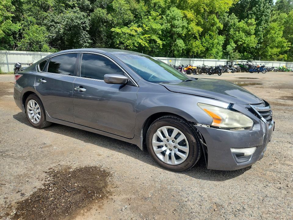 2014 Nissan Altima მანქანა იყიდება აუქციონზე, vin: 1N4AL3AP2EN260750, აუქციონის ნომერი: 61482666