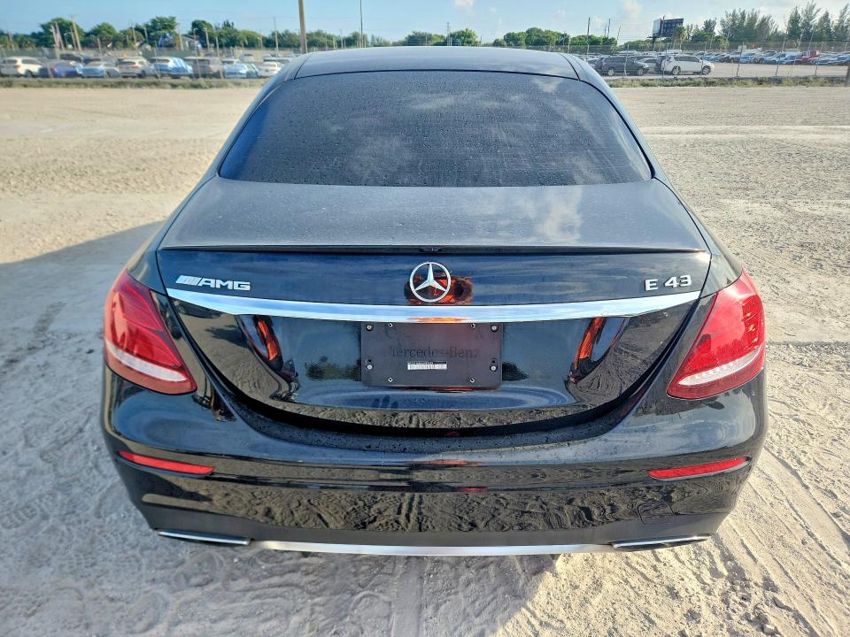 62378856 :رقم المزاد ، WDDZF6EB5JA489029 vin ، 2018 Mercedes-benz E مزاد بيع