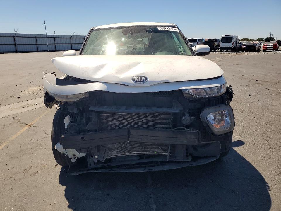2020 Kia Soul მანქანა იყიდება აუქციონზე, vin: KNDJ23AU8L7028092, აუქციონის ნომერი: 59713366