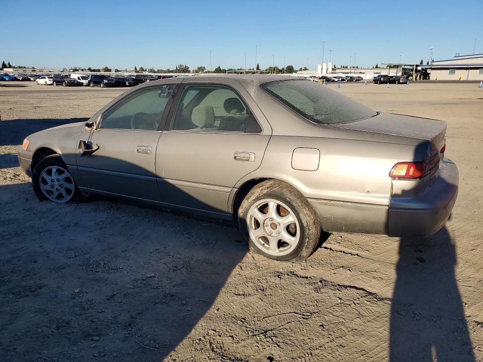 1998 Toyota Camry მანქანა იყიდება აუქციონზე, vin: JT2BF22K1W0112230, აუქციონის ნომერი: 62393676