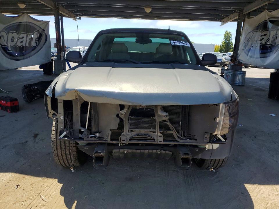 60486406 :رقم المزاد ، 1GCRCSE01BZ162740 vin ، 2011 Chevrolet Silverado مزاد بيع