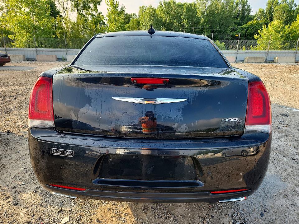 2015 Chrysler 300 მანქანა იყიდება აუქციონზე, vin: 2C3CCABG4FH797933, აუქციონის ნომერი: 85985765