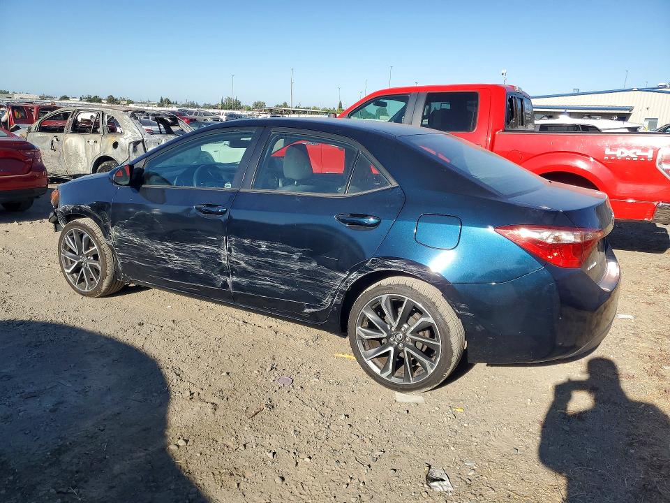 60471276 :رقم المزاد ، 5YFBURHE9HP678670 vin ، 2017 Toyota Corolla مزاد بيع