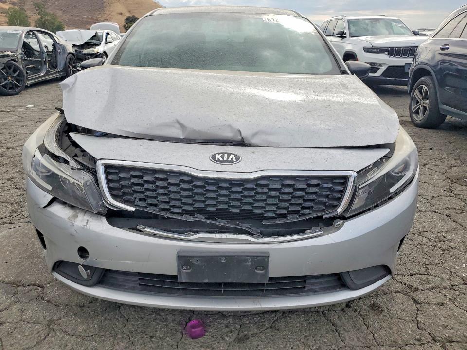 2017 Kia Forte მანქანა იყიდება აუქციონზე, vin: 3KPFL4A70HE098731, აუქციონის ნომერი: 61209796