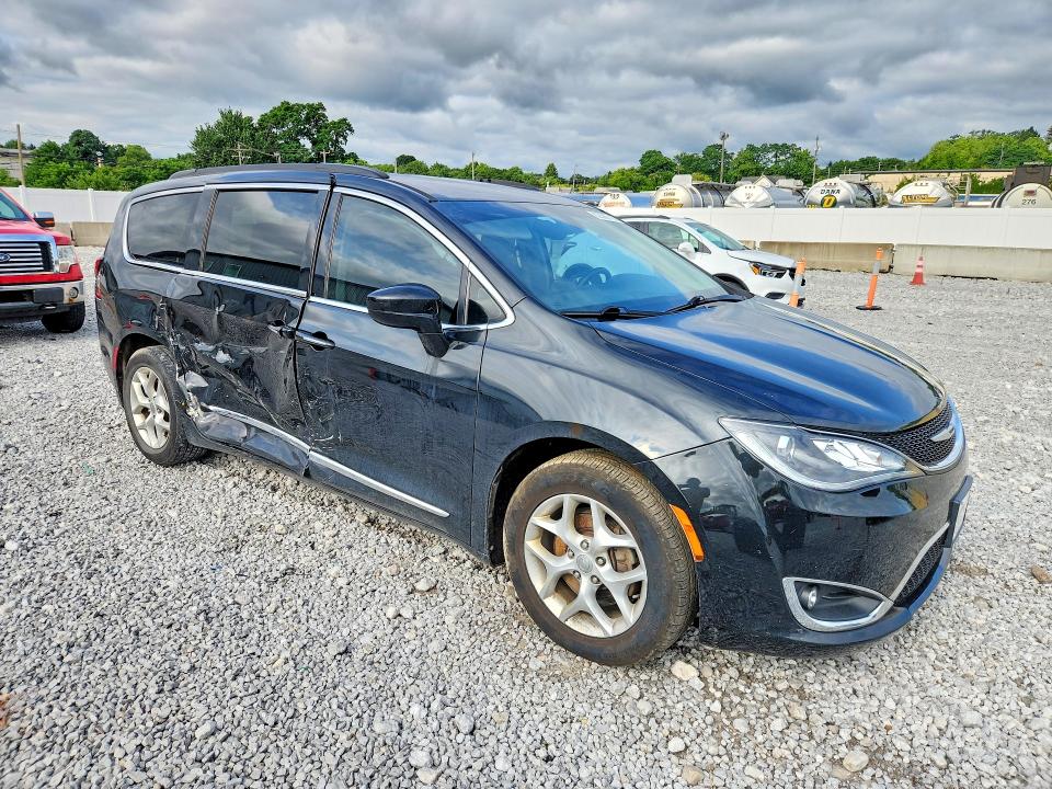 Продаж на аукціоні авто 2017 Chrysler Pacifica, vin: 2C4RC1BG0HR710693, номер лоту: 62309716