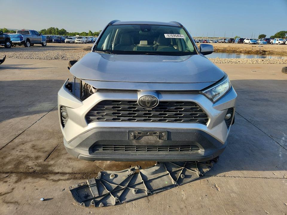 61696466 :رقم المزاد ، 2T3W1RFV0KW018317 vin ، 2019 Toyota Rav4 مزاد بيع