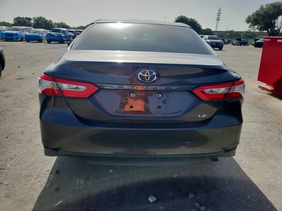 2018 Toyota Camry მანქანა იყიდება აუქციონზე, vin: 4T1B11HK4JU045627, აუქციონის ნომერი: 59913056