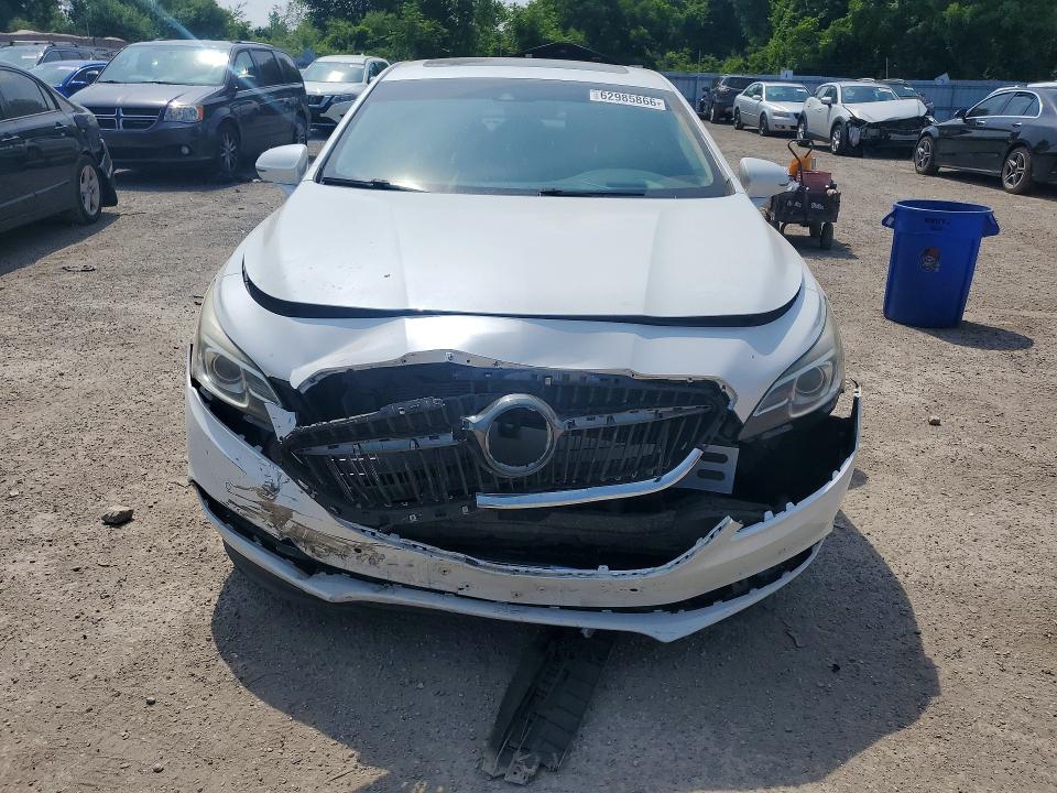 62985866 :رقم المزاد ، 1G4ZS5SSXJU122724 vin ، 2018 Buick Lacrosse مزاد بيع