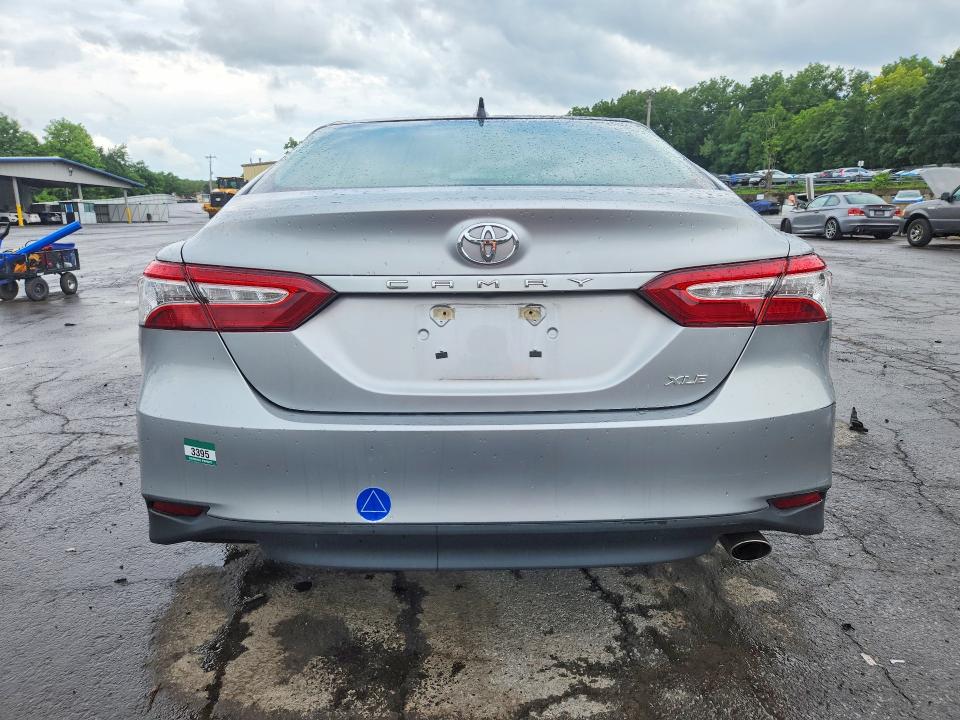 61563866 :رقم المزاد ، 4T1B11HK9KU746469 vin ، 2019 Toyota Camry مزاد بيع
