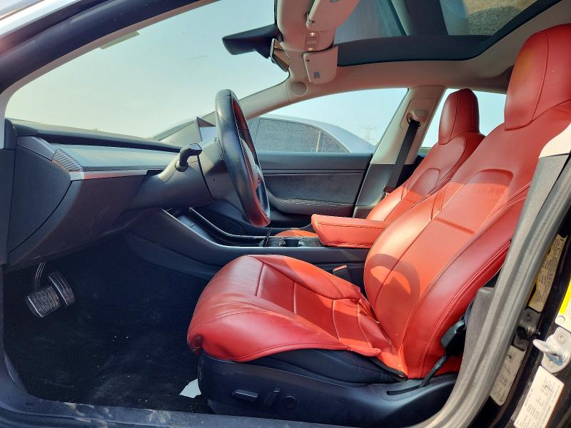 61722276 :رقم المزاد ، 5YJ3E1EB2KF364665 vin ، 2019 Tesla Model 3 مزاد بيع