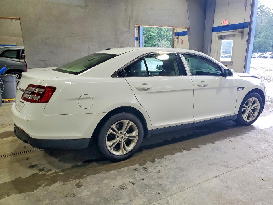Продажа на аукционе авто 2016 Ford Taurus, vin: 1FAHP2D85GG157167, номер лота: 62124406
